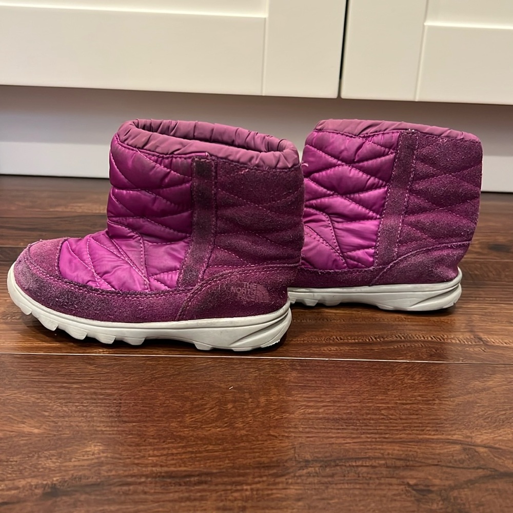 North Face lightweight purple toddler winter boots.